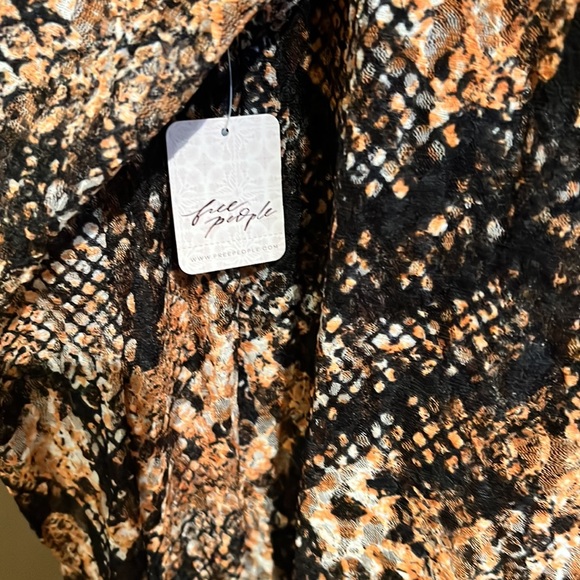 Free People Out for the Night Sheer Tunic Blouse in Snake Combo Sz M - Picture 11 of 11